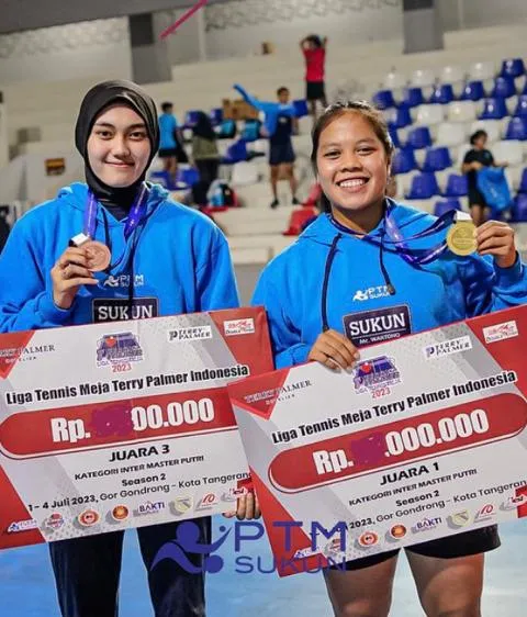 RAIH JUARA DI AJANG TENIS MEJA PALING BERGENGSI, MAHASISWA UDINUS KALAHKAN ATLET DARI BERBAGAI NEGARA