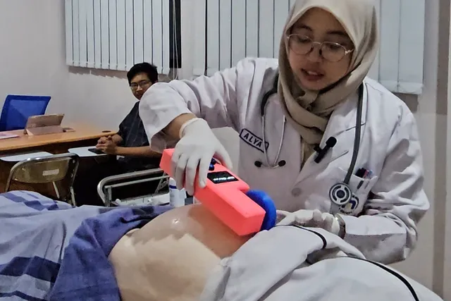 Atasi Permasalahan Ibu Hamil, Mahasiswa Udinus Usungkan Solusi ‘Teman Hamilku’ lewat PKM