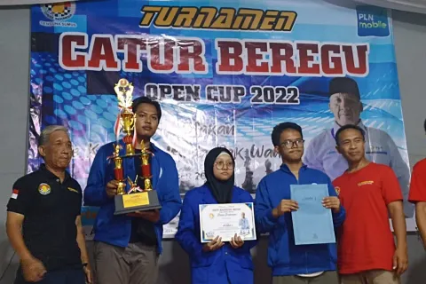 ATLET MAHASISWA CATUR UDINUS RAIH JUARA SATU DI AJANG BEREGU TINGKAT NASIONAL