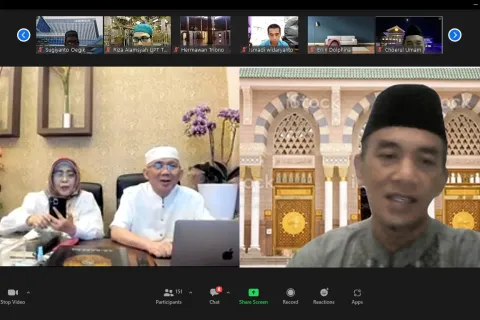 SIVITAS AKADEMIKA UDINUS RUTIN IKUTI KHATAMAN ONLINE TINGKATKAN AMAL BAIK DI BULAN SUCI RAMADAN 1444 H