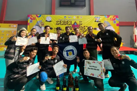 RAIH PRESTASI BARU, UKM KARATE UDINUS BORONG 4 MEDALI PADA AJANG INTERNASIONAL