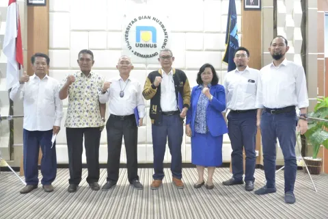 UDINUS BERIKAN BEASISWA ATLET KEPADA PEMAIN TIM SUKUN BADAK