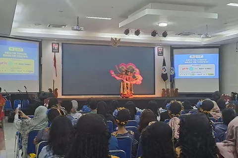 BERI WADAH UNTUK SALURKAN BAKAT DAN JAGA BUDAYA, BEM FIK UDINUS GELAR ‘FIKRANIA’
