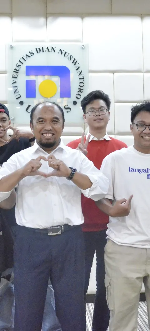 TUJUH FILM KARYA MAHASISWA FIK UDINUS DIPUTAR PADA FESTIVAL FILM INTERNASIONAL