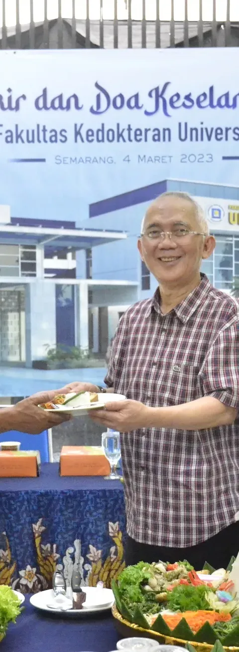 SYUKURAN GEDUNG KULIAH BARU UDINUS SEBAGAI BENTUK REALISASI FAKULTAS KEDOKTERAN