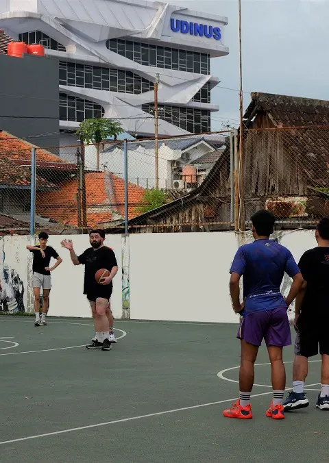 UKM BASKET UDINUS LAKUKAN COACHING CLINIC BERSAMA INDONESIA PATRIOTS