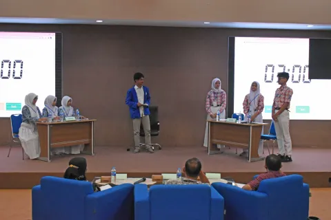D’COMBE 2023 SEBAGAI PLATFORM UNTUK PELAJAR SMA/SMK SAMPAIKAN PEMAHAMAN DI BIDANG TEKNOLOGI KEDOKTERAN