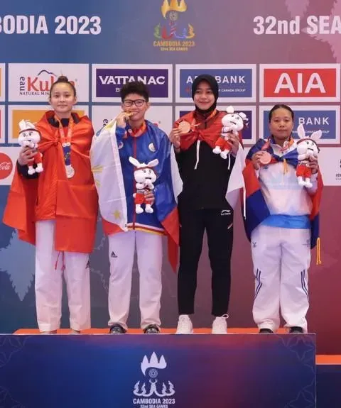 RAIH PERUNGGU DI CABOR TAEKWONDO, MAHASISWA UDINUS TAMBAH PUNDI MEDALI BAGI INDONESIA