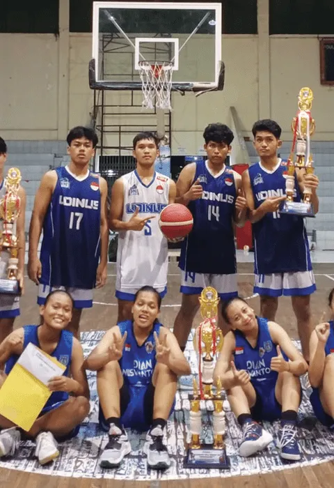 IKUTI AJANG WALIKOTA CUP, UKM BASKET UDINUS MAMPU RAIH TIGA JUARA SEKALIGUS