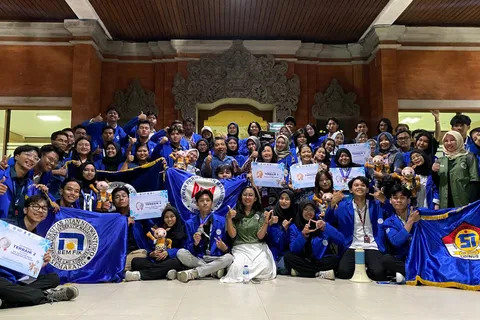 Udinus Dominasi Abdidaya Ormawa 2024, BEM FIK Borong Penghargaan Berkat Bangkitkan Potensi Pariwisata Desa Tajuk