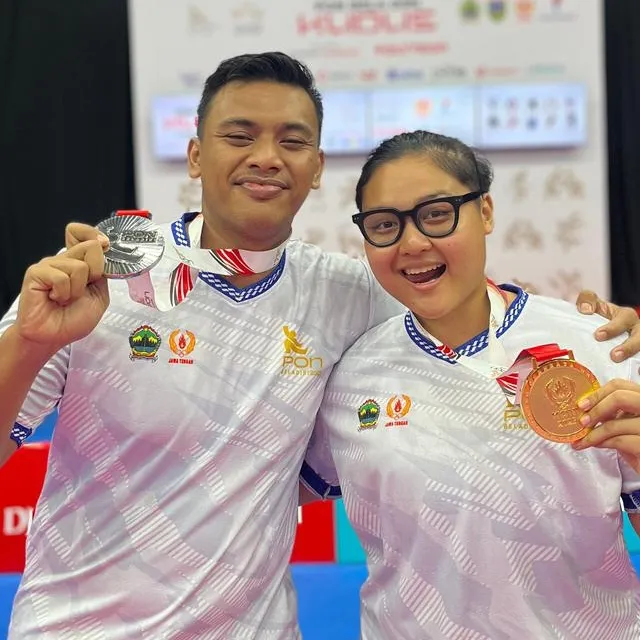 Atlet Karate Udinus Borong 2 Medali di PON Bela Diri 2025 untuk Jateng