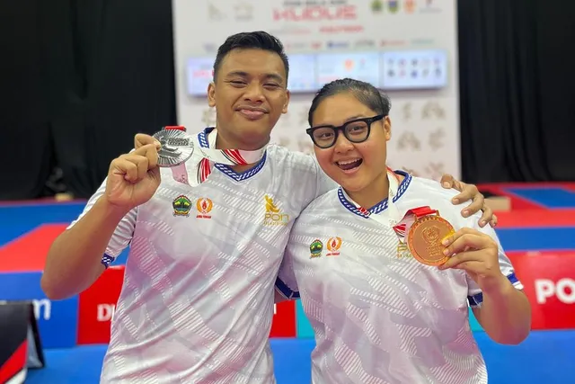 Atlet Karate Udinus Borong 2 Medali di PON Bela Diri 2025 untuk Jateng