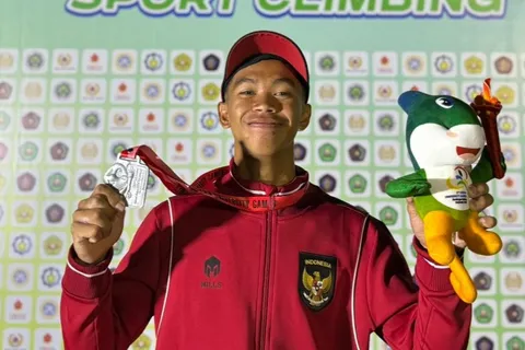 Ahmad Hafid, Mahasiswa Manajemen Udinus Raih Medali Perak di AUG 2024
