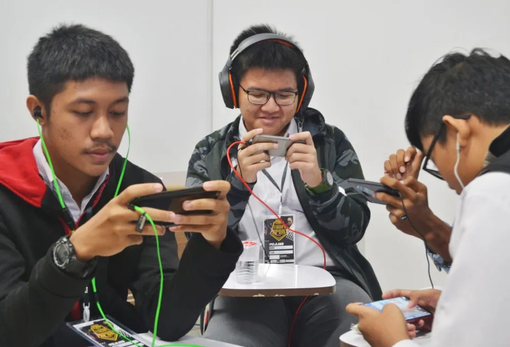 Beberapa pelajar mengikuti salah satu lomba satu tahun silam di Dinusfest 2023