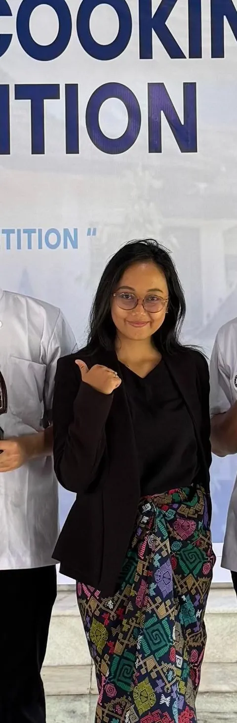 Kreasikan Opor Ayam dengan Tampilan Modern, Mahasiswa FIB Udinus Raih Juara 1 di Kompetisi Memasak Nasional