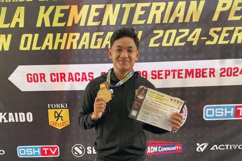 Atlet Karate Udinus Sabet Medali Emas pada Debutnya di Kejuaraan Internasional 