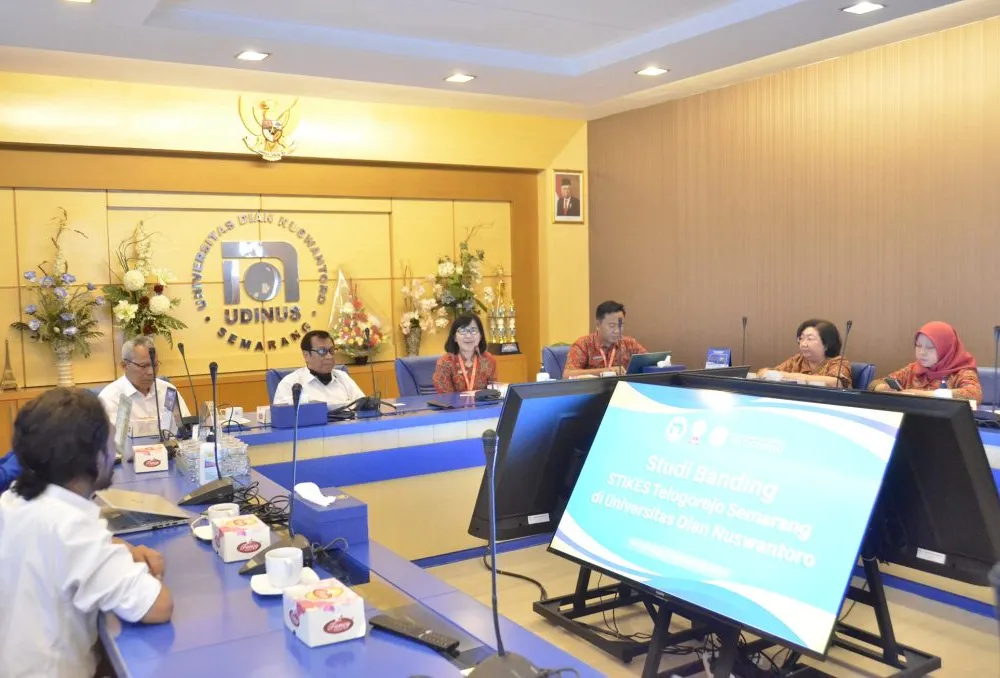 Sesi diskusi saat Kunjungan Udinus dengan Stikes Telogorejo Semarang