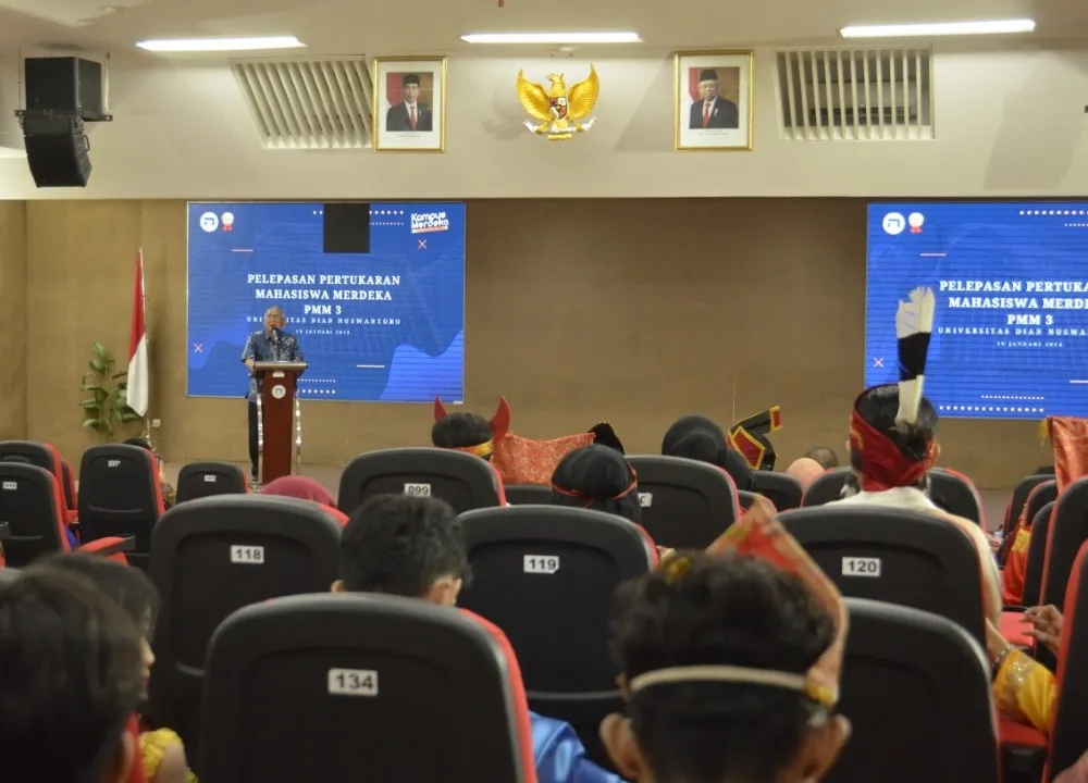 Pelepasan Peserta PMM 3 Udinus Diwarnai Seni Pentas dari Berbagai Budaya