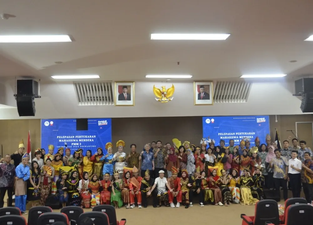 Pelepasan Peserta PMM 3 Udinus Diwarnai Seni Pentas dari Berbagai Budaya