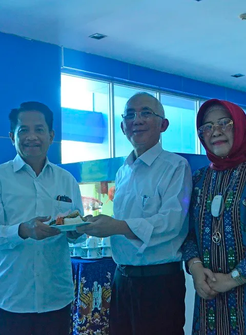 TASYAKURAN KULIAH PERDANA OLEH SIVITAS AKADEMIKA TANDAI AWAL PERKULIAHAN DI UDINUS