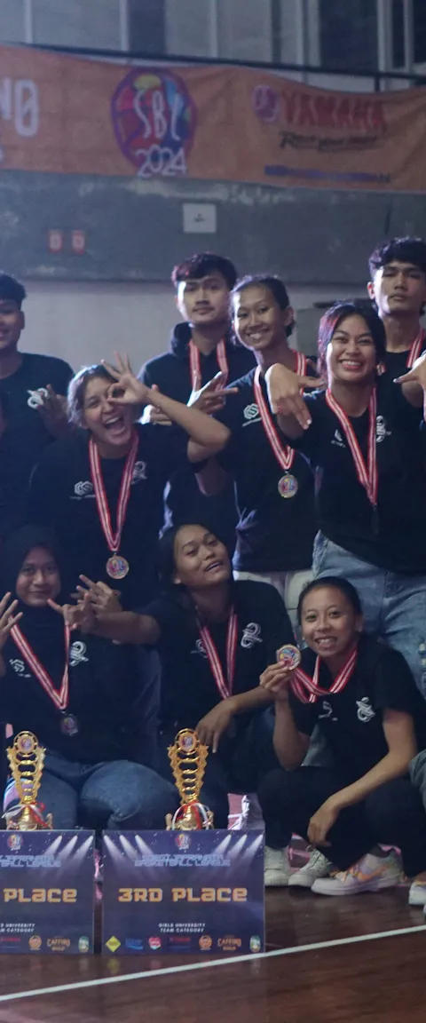 Lemari Prestasi UKM Bola Basket Udinus Terus Bertambah