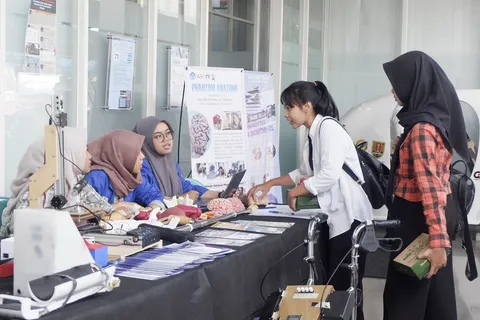 ENGINEERING FESTIVAL PAMERKAN KARYA TUGAS AKHIR MAHASISWA FAKULTAS TEKNIK UDINUS