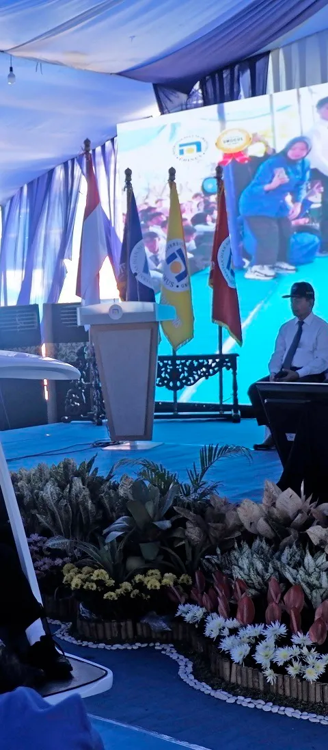 SAMBUT 3517 MAHASISWA BARU DI DINUS INSIDE 2023, REKTOR UDINUS, PROF EDI :  MARI MABA UDINUS HASILKAN KARYA-KARYA YANG INOVATIF!