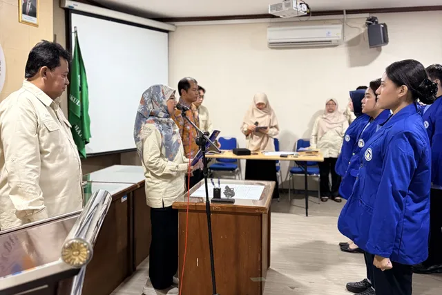 57 Mahasiswa D3 Rekam Medis Udinus Ikuti Ucap Janji Profesi, Siap Jaga Kerahasiaan Data Pasien 