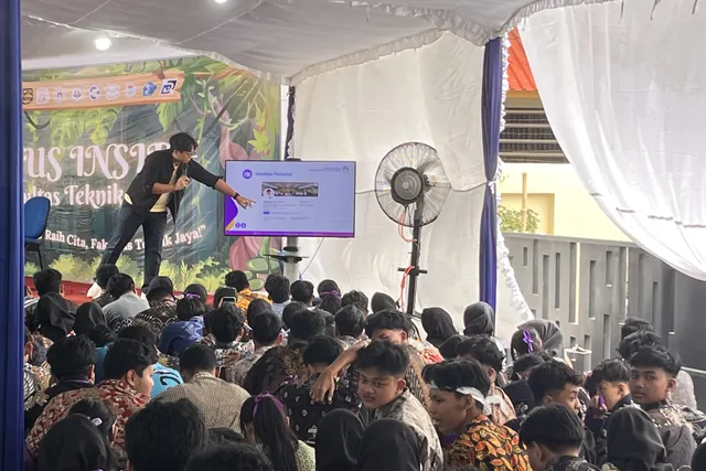 Dinus Inside Fakultas Teknik Ajarkan Mahasiswa Baru  Pentingnya Pemanfaatan LinkedIn Sejak Masa Perkuliahan