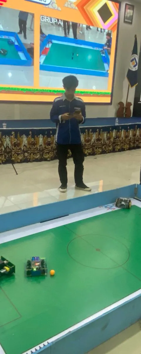 Dinus Robotic Competition Ajak Siswa SMA/K Kembangkan Kreativitas Rancang Robot Soccer