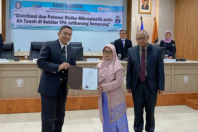 Dosen FKes Udinus Eko Hartini Raih Gelar Doktor, Teliti Risiko Pencemaran Mikroplastik