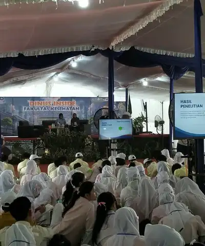 FKes Udinus dan CISDI Kenalkan Kamus Kompetensi Kesehatan Digital pada Maba di Dinus Inside 2026