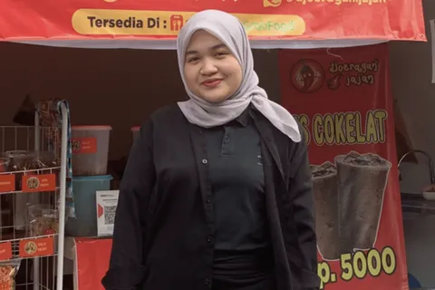 Terapkan Ilmunya Selama Berkuliah, Omzet Usaha Fitri Mahasiswi Ilkom Udinus Sampai Belasan Juta