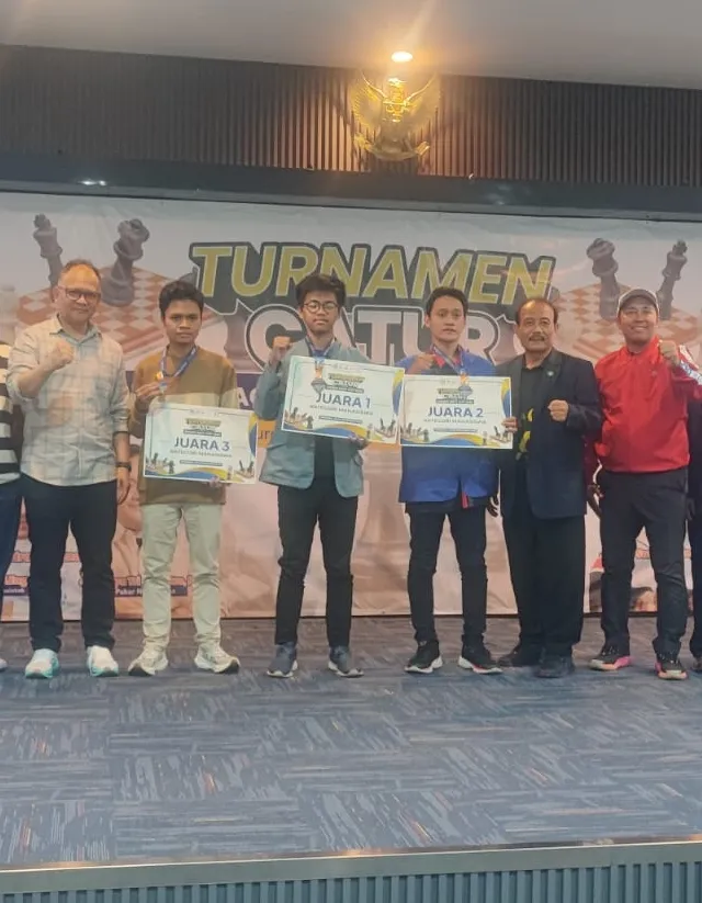 Raih Juara II Dirjen Dikti Cup 2025, Atlet Catur Udinus Tambah Koleksi Prestasi