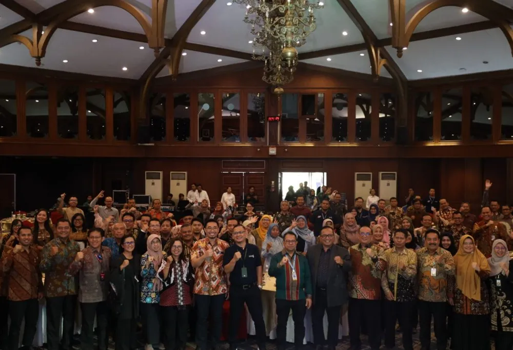 Foto Bersama Dengan Seluruh Jajaran PTS di Wilayah VI Jateng