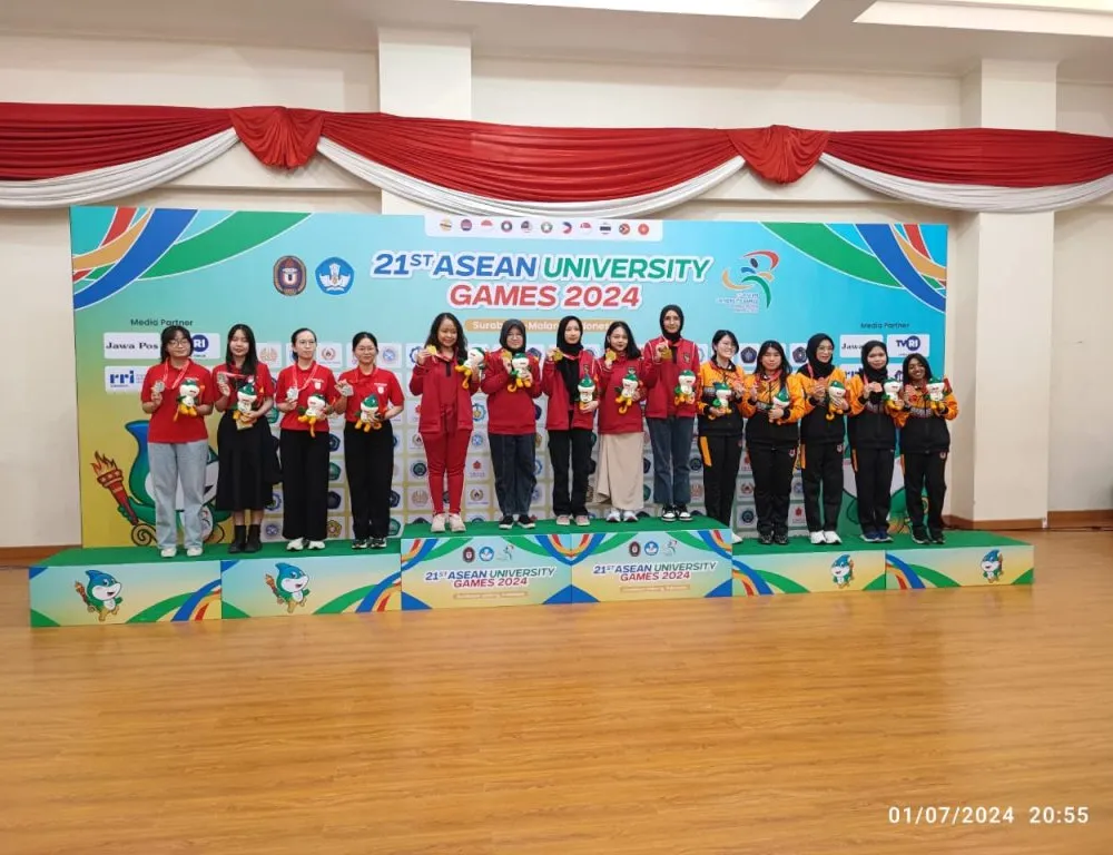 Evi Yuli Ana Menerima Medali di ASEAN University Games 2024