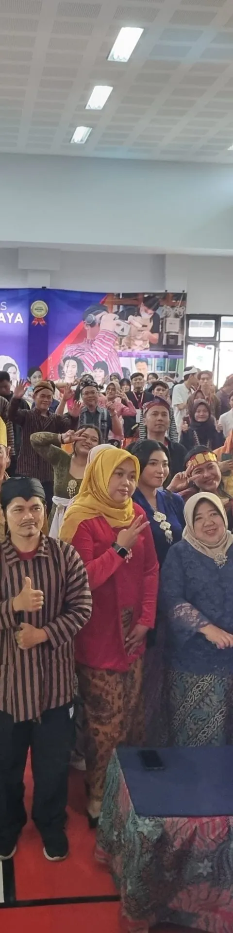 Alumni FIB Udinus Beri Tips Sukses Kuliah dan Raih Prestasi di Dinus Inside 2024