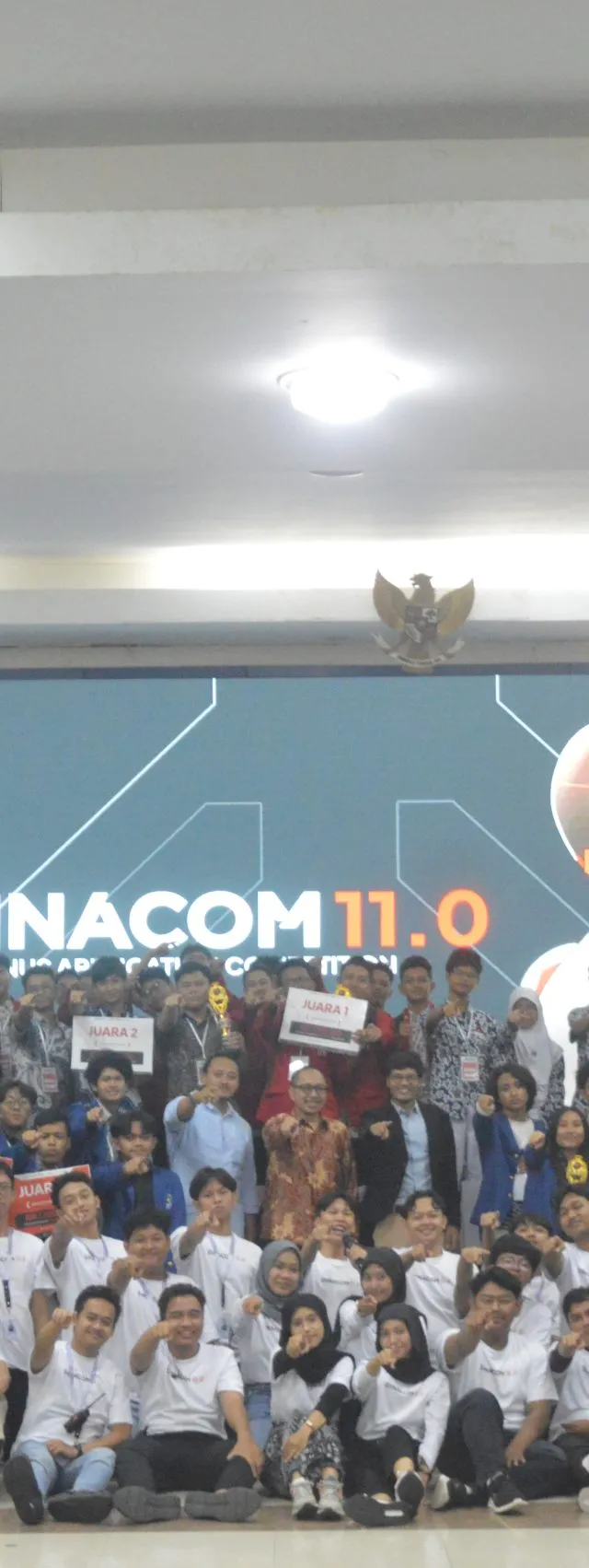 DINACOM 11.0 Tantang 500 Pelajar Adu Solusi AI dalam Hackathon 12 Jam