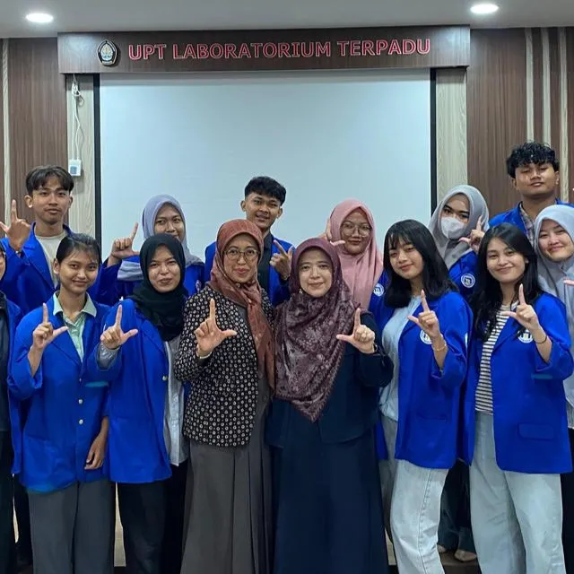 Jembatani Teori dan Realita, Mahasiswa Kesehatan Lingkungan Udinus Kunjungi UPT Laboratorium Terpadu Undip