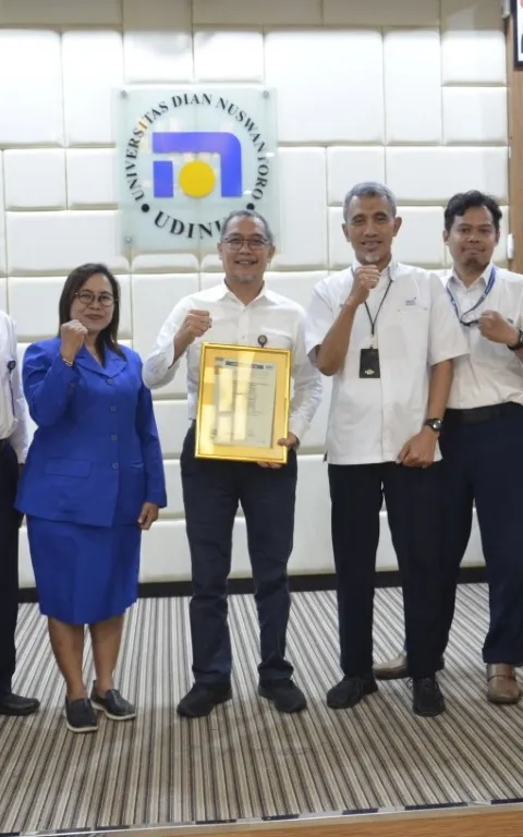 Miliki Standar Internasional Lab Udinus Terima Sertifikat ISO 9001:2015