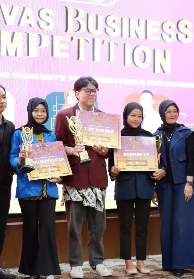HM Sisfo Udinus Gelar Ajang CBC 2025 untuk Kembangkan Ide Bisnis Mahasiswa dari Seluruh Indonesia