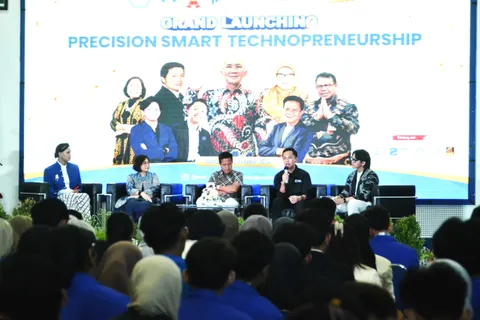 Alumni Sisfo Udinus, Hendriansyah tentang Pengalaman Bisnis kepada Peserta WMK: Pentingnya Konsistensi dan Reputasi Baik!
