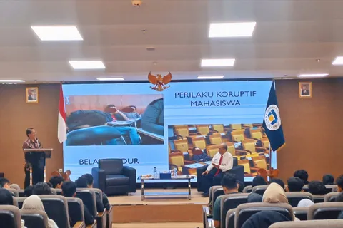 HADIRKAN NARASUMBER DARI KPK, MAHASISWA DIEDUKASI JADI AGEN PENCEGAHAN KORUPSI