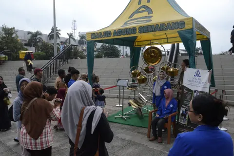 Tampilkan Robot Gamelan Sekar Nuswantoro di Dugderan, Udinus Edukasi Serta Hibur Masyarakat Jelang Ramadhan