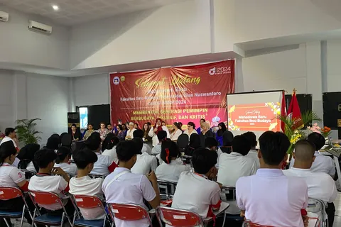 Sambut Mahasiswa Baru, FIB Udinus Tekankan Pentingnya Softskill di Dinus Inside 2024