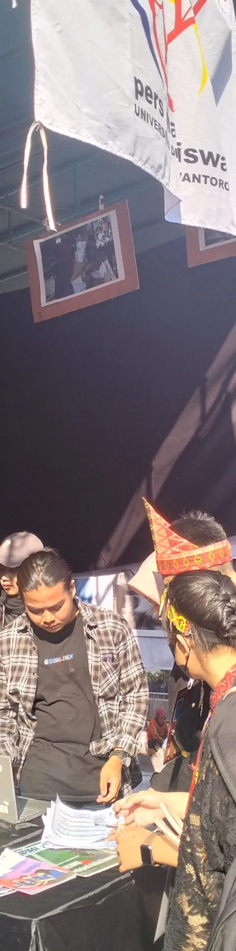 MABA UDINUS DIPERKENALKAN DENGAN UKM DAN ORMAWA KAMPUS LEWAT DINUS EXPO 2023