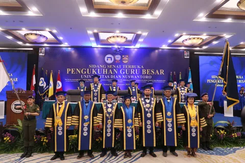 Perkuat Mutu Pendidikan, Universitas Dian Nuswantoro Resmi Kukuhkan 5 Guru Besar Sekaligus 