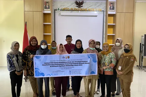 EDUKASI PEKERJA RUMAH MAKAN, DOSEN FKES UDINUS KENALKAN DAN TERAPKAN 5R