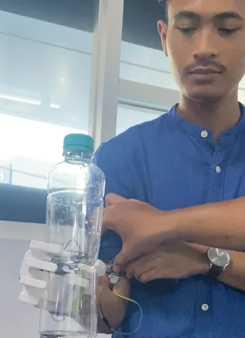 Pikirkan Penyandang Disabilitas, Dua mahasiswa Teknik Biomedis Udinus Hasilkan Inovasi, Ini Karyanya!