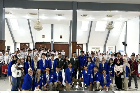 Dorong Minat Siswa Pada Ilmu Manajemen, HMM Udinus Gelar Hi School 2024